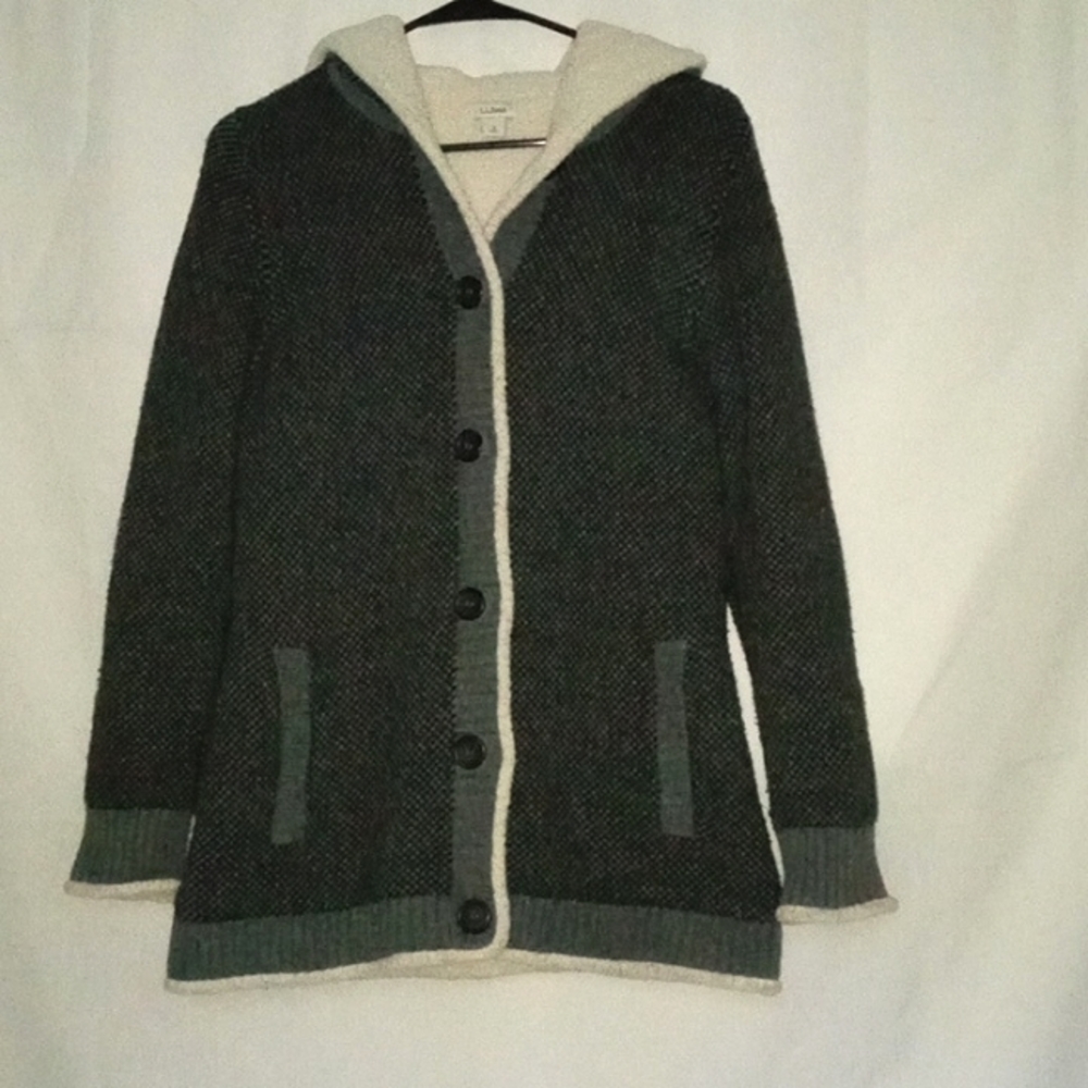 LL Bean Hooded Sweater Coat. Women's Sz Small. Button Front. Sherpa lining.